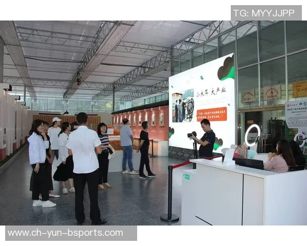 袁堂文的传奇人生与文化传承：从历史名人到现代影响力的探索